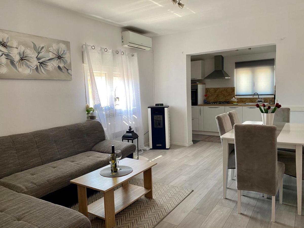 Appartement Apartman Ivica à Zadar Extérieur photo