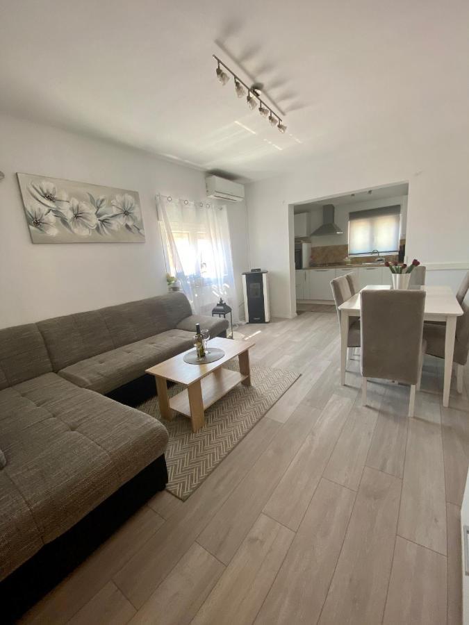 Appartement Apartman Ivica à Zadar Extérieur photo